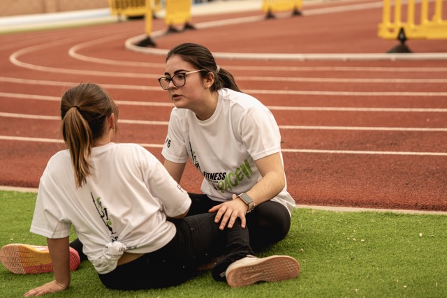Equipo realizando prueba de fuerza en Fitness Race